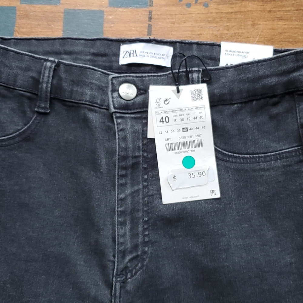 NWT Zara high rise ankle length jeans size 8